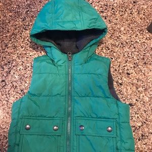 GAP 2T puffer vest